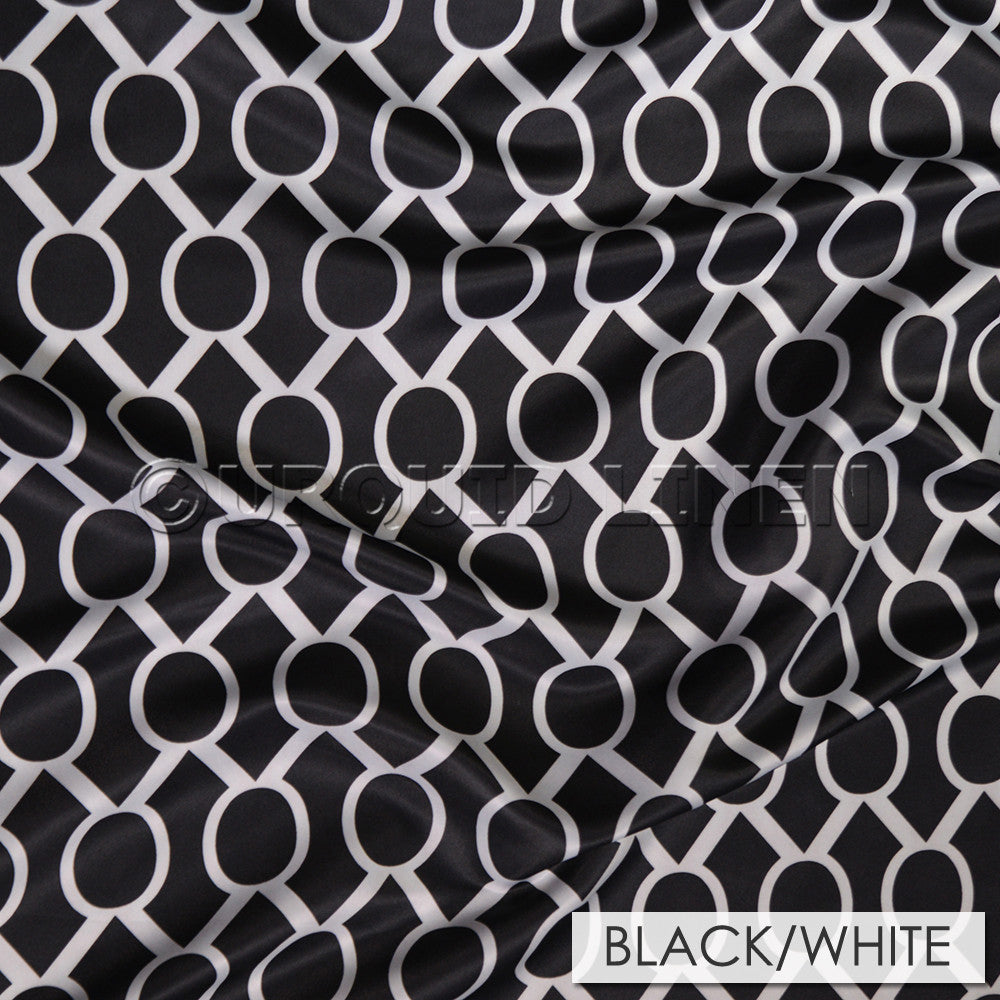 BLACK/WHITE