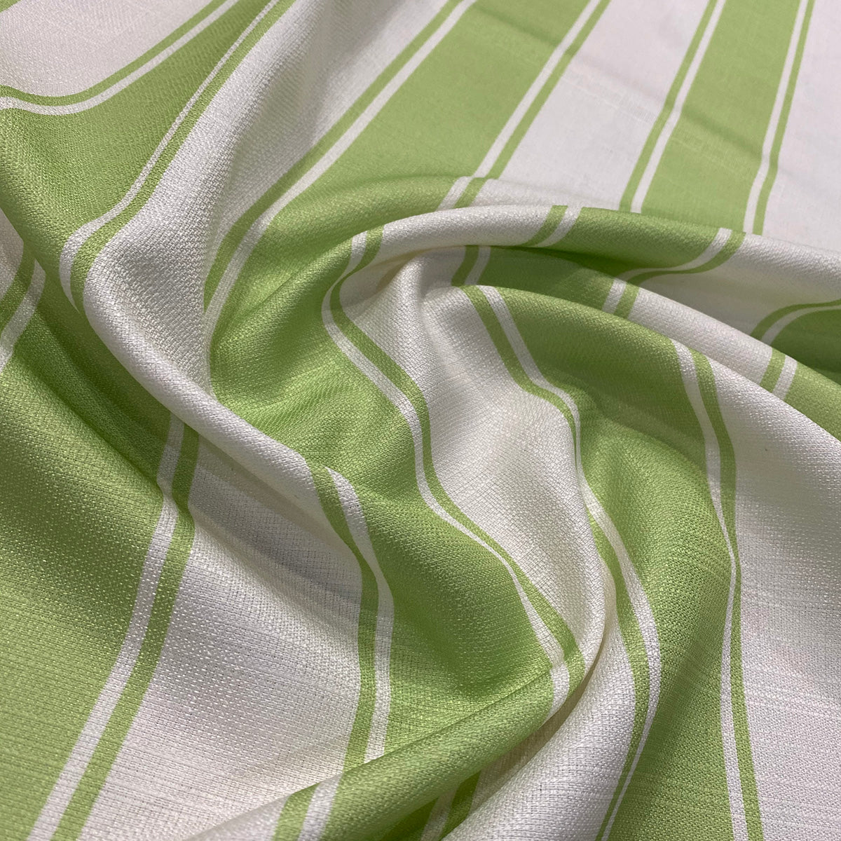 Green / White